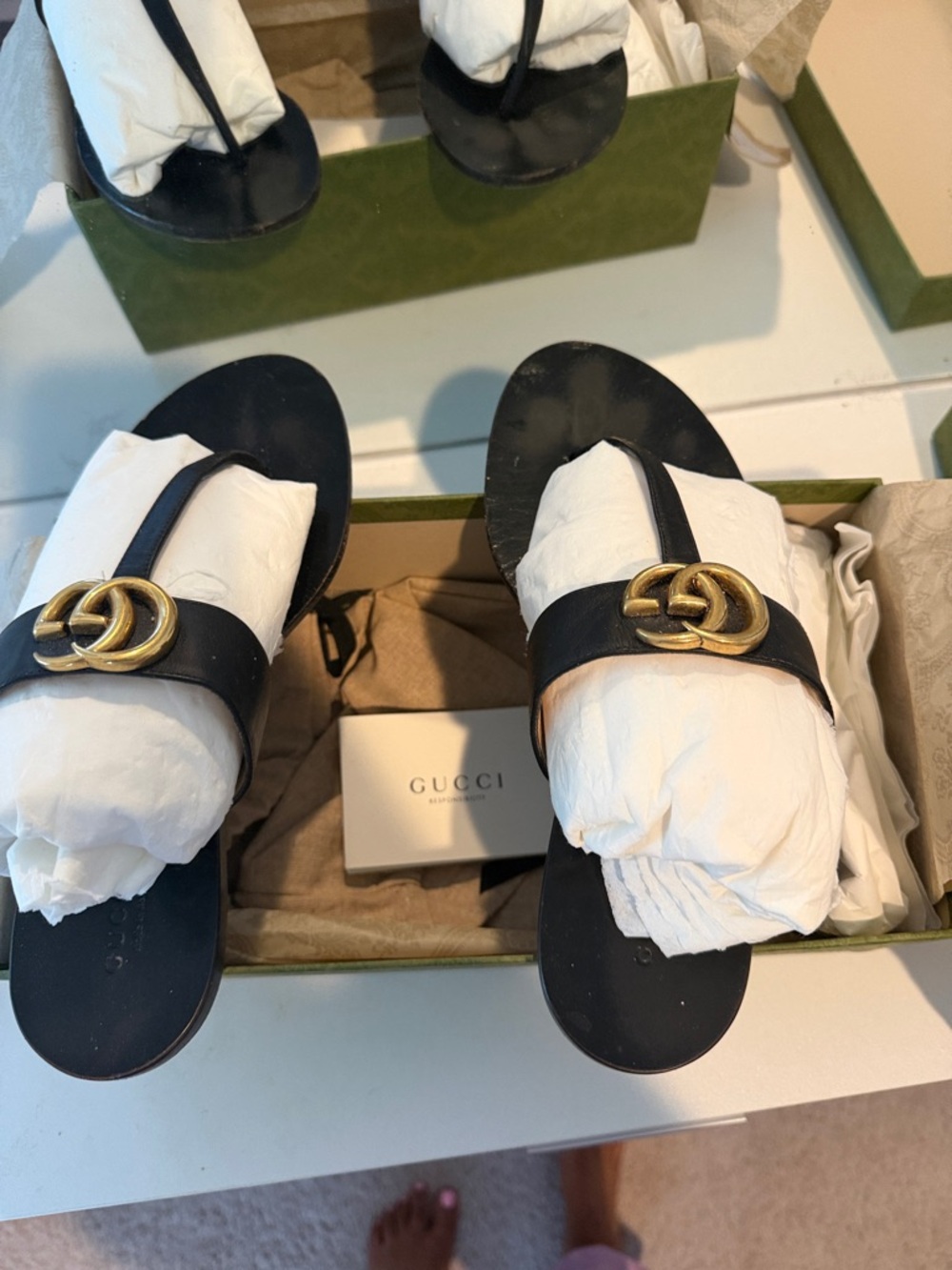 Gucci Black Leather Thong Sandals with Gold Double G - Picture 3 of 10
